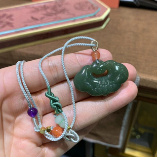 Jin Yutang Xinjiang Hetian Jade Carved Xiangyun Lock with Fine Texture and Rich Color