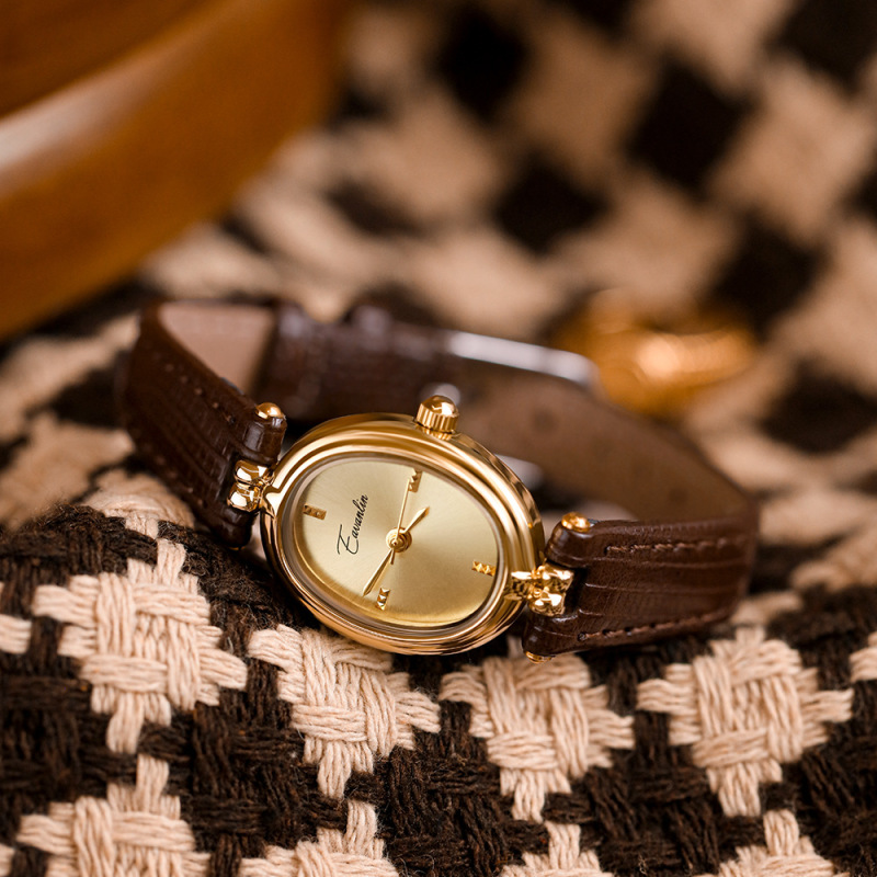 Yi Wenlin Vintage Watch for Women, Niche Luxury, High Aesthetic Value, Simple and Elegant, Second-Hand Women's Watch, Casual Leather Strap, Small Gold Watch