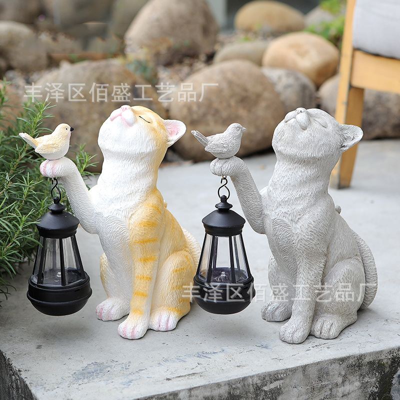 国境を越えた可愛らしい子猫のペンダントライト飾り、屋外庭園、店舗、クリエイティブなシーンの装飾、動物工芸品