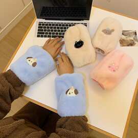 2025新款羽绒服袖套女冬季上班防脏可爱套袖学生卡通毛绒耐脏护袖