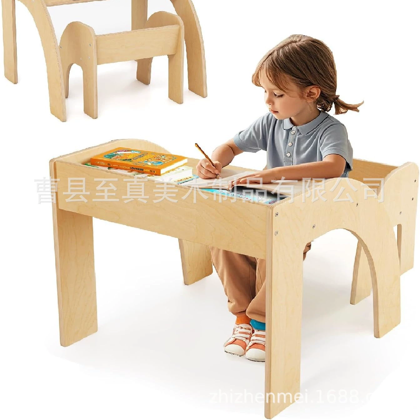 Деревянные детские столы и стулья. Детский стол для рисования в помещении. Простой деревянный детский стол и стул. Детский учебный стол.