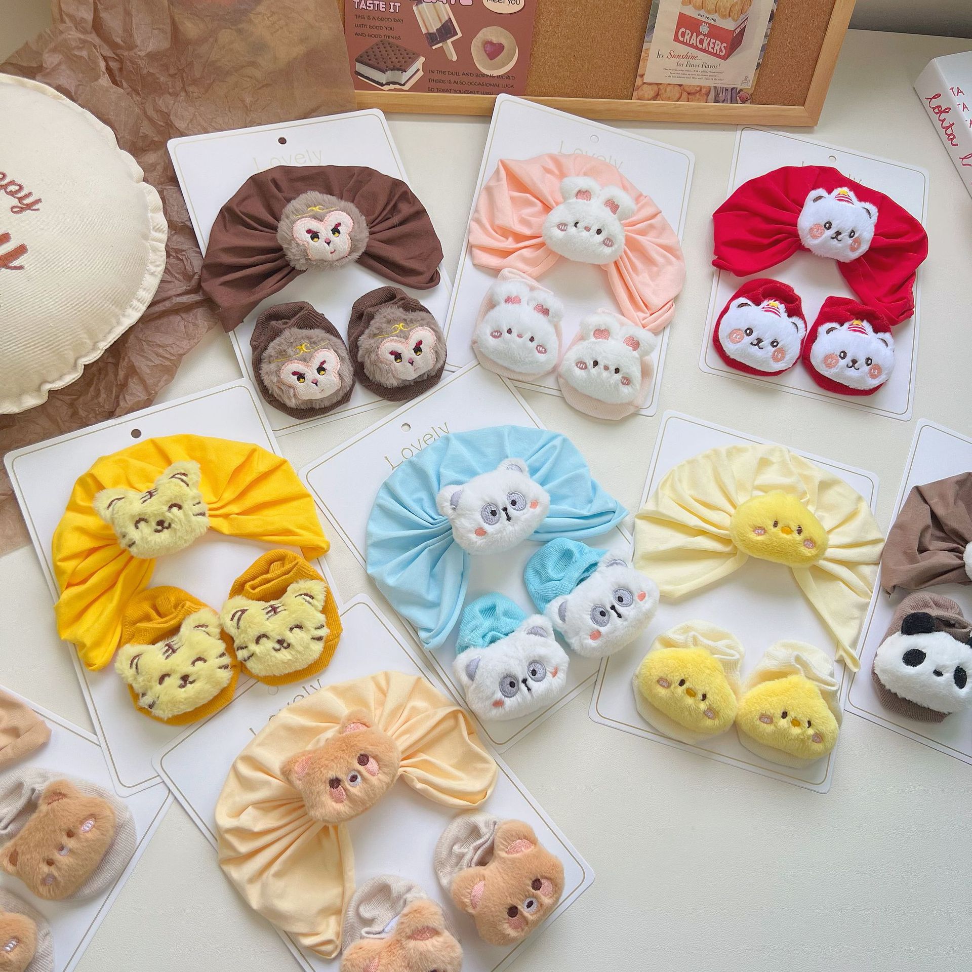 新款ins卡通婴儿帽子 立体公仔地板袜男女宝宝婴幼儿棉袜胎帽套装