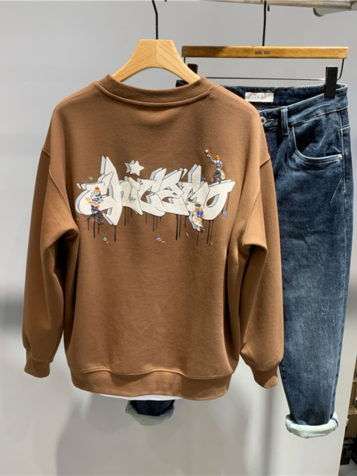 Felpa con cappuccio girocollo in puro cotone per l'autunno da uomo, nuovo marchio trendy, top pullover aderente con stampa di lettere sul retro e vestibilità lunga_voghion.com