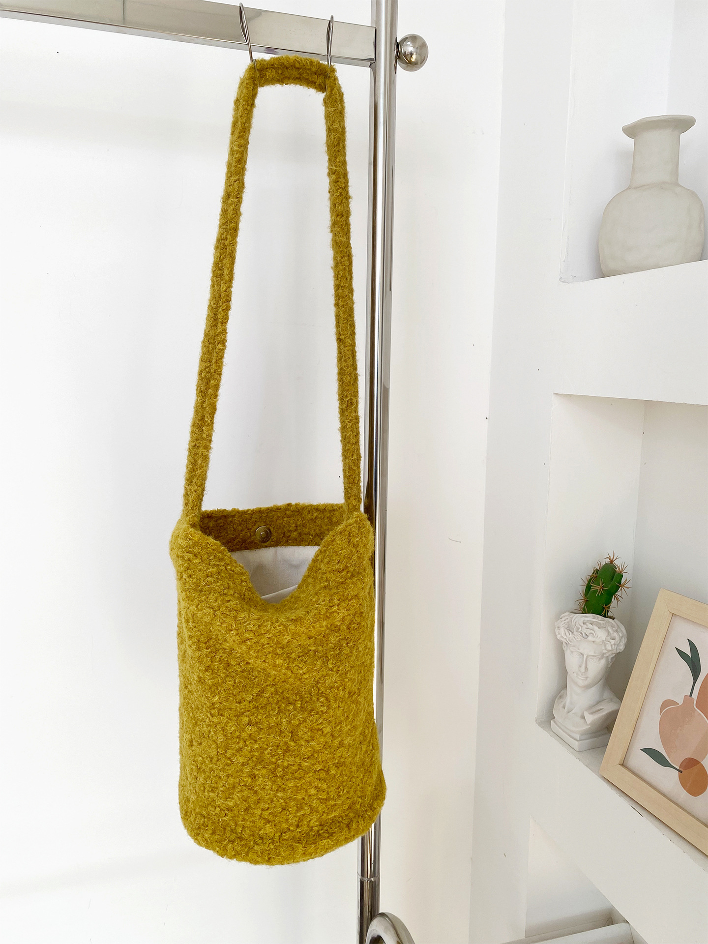Otoño y invierno bolsas de balde de peluche suaves retrógradas versátiles bolsas de hombro coreanas simples de alta calidad de gran capacidad bolsas de hombro mujeres