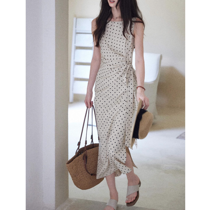 2026 Summer【Moon among the Pine Trees】High-End and Elegant Polka Dot Dress for Women with Side Waist Cinching, Linen-Cotton French-Style Long Dress 2026 Summer【Moon among the Pine Trees】High-End and Elegant Polka Dot Dress for Women with Side Waist Cinching, Linen-Cotton French-Style Long Dress