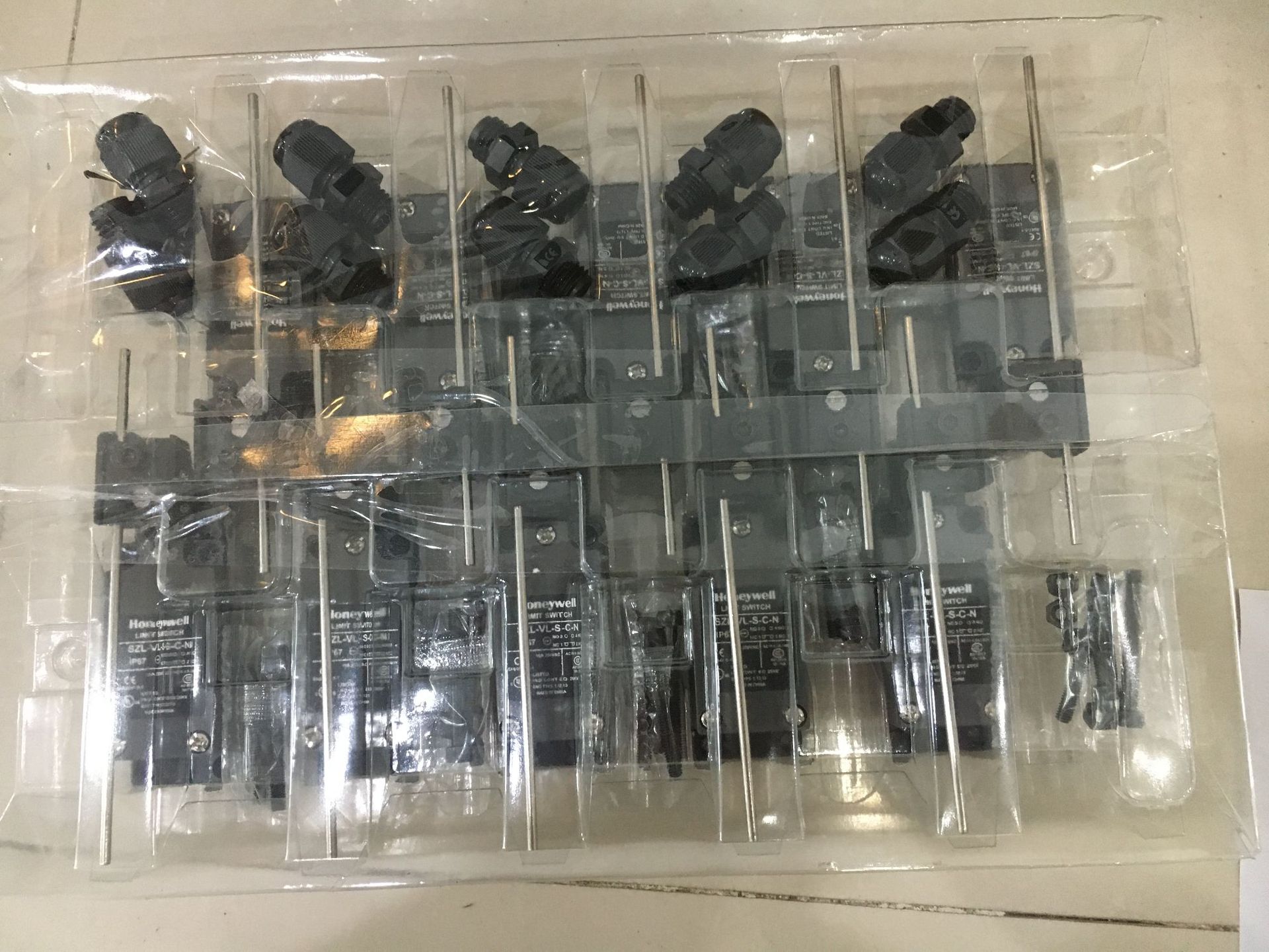 SZL-VL-S-C-N 限位开关