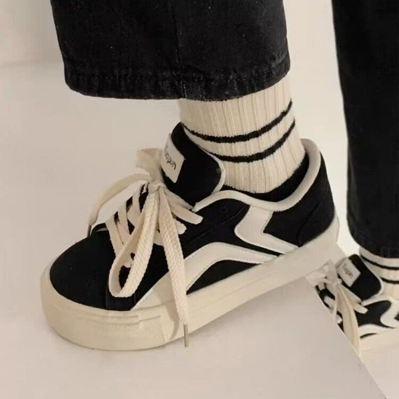 Cloth footwear, trend sneakers for leisure, universal sports shoes, 2025 years, wholesale