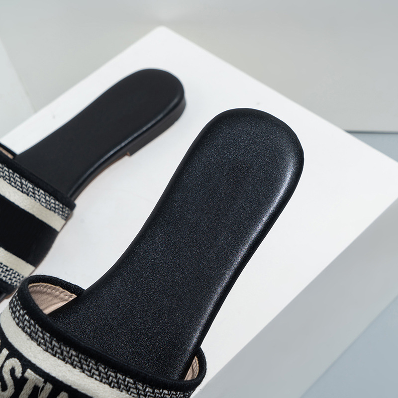 Designer's Fashionable Embroidered Flat Bottomed Women's Slippers Can Be Worn Externally, Women's Beach Sandals, Outdoor Versatile Shoes_voghion.com