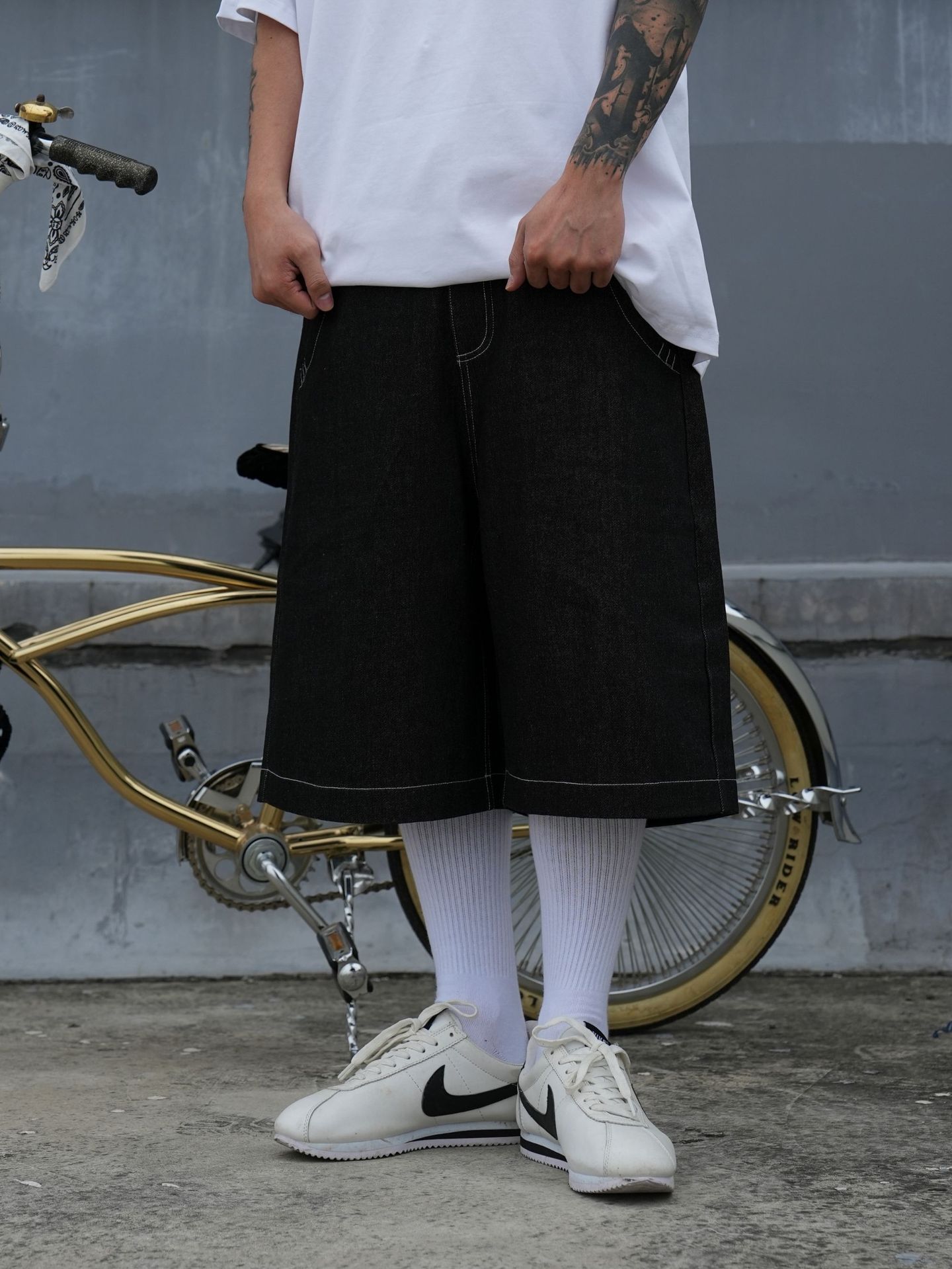 Herr denim shorts chicano stil med blomsterbroderi_voghion.com