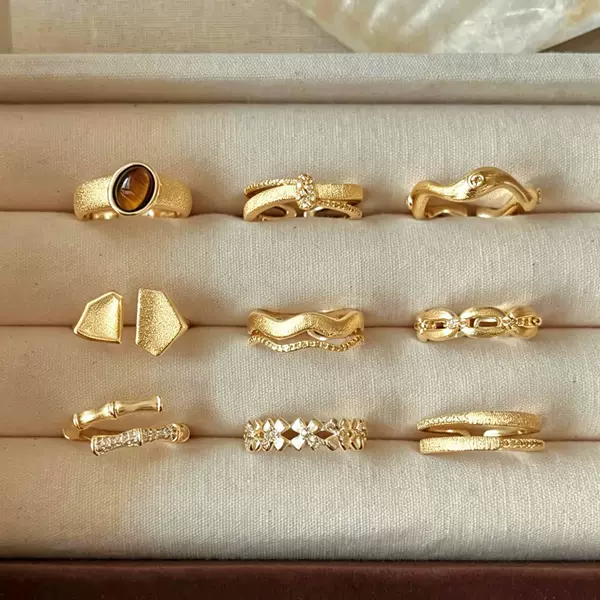 S925 pure silver ultra-fairy plain ring with gold geometric zircon, women's light luxury niche high-end stackable index finger ring wholesale
