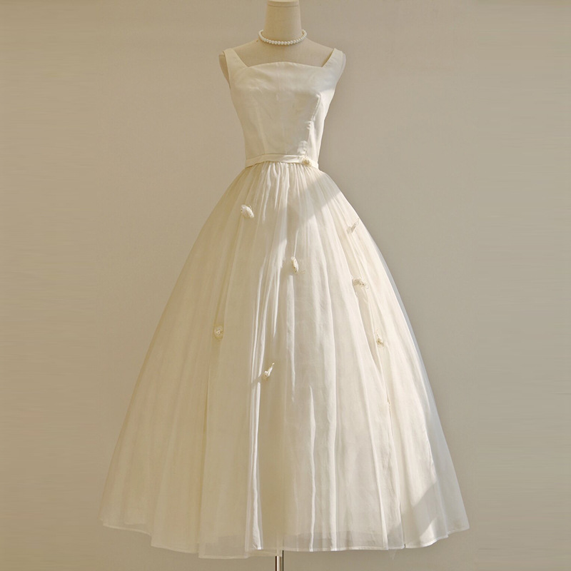 French Suspender Light Wedding Dress for Small Brides to Receive Certificates and Register Daily Travel Photography Elegant Simple Engagement Dress Autumn