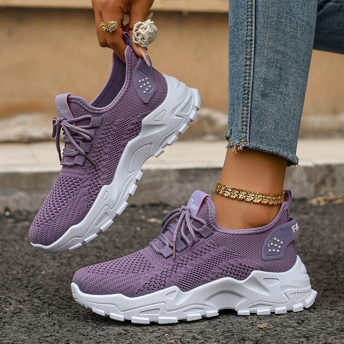 Женская обувь 2025, летняя новая стильная универсальная модная мягкая подошва, дышащая повседневная износостойкая обувь на одну ногу, не утомляющая ноги.