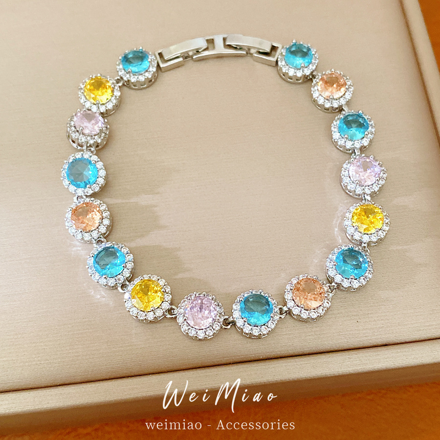 Personalidad temperamento pulsera de hebilla redonda de piedra de silicio ligera lujo nicho pulsera de alta sensación de moda exquisita joyería de mano versátil