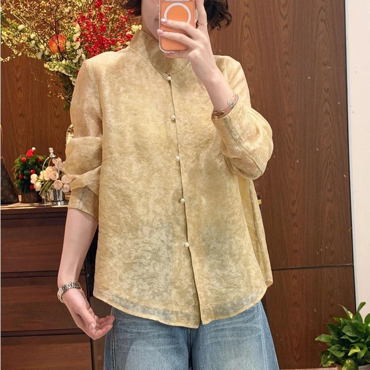 A Popular New Chinese-Style Stand-Collar Jacquard Shirt for Dropshipping, 2026 Spring Lightweight and Flowy Lace Blouse Trend