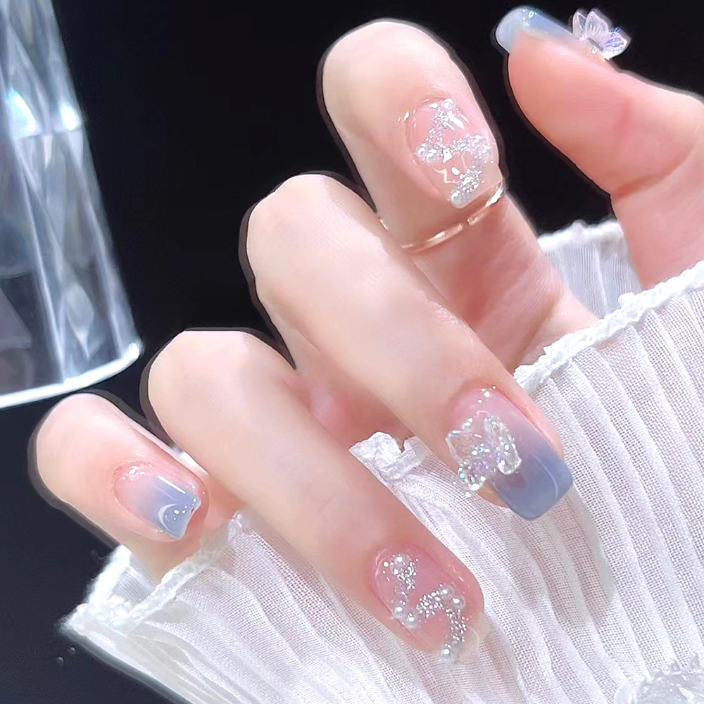 24 Pieces of Leopard Print Heart Dot Diamond Manicure Nails for Girls, Youthful and Cute Short Square Wearable Nails, Removable Manicure Nails