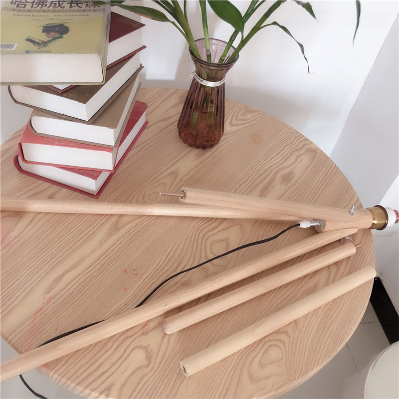 Moderno minimalista estilo japonés de tres patas de madera de goma vintage plisado lámpara de pie LED sala de estar sofá