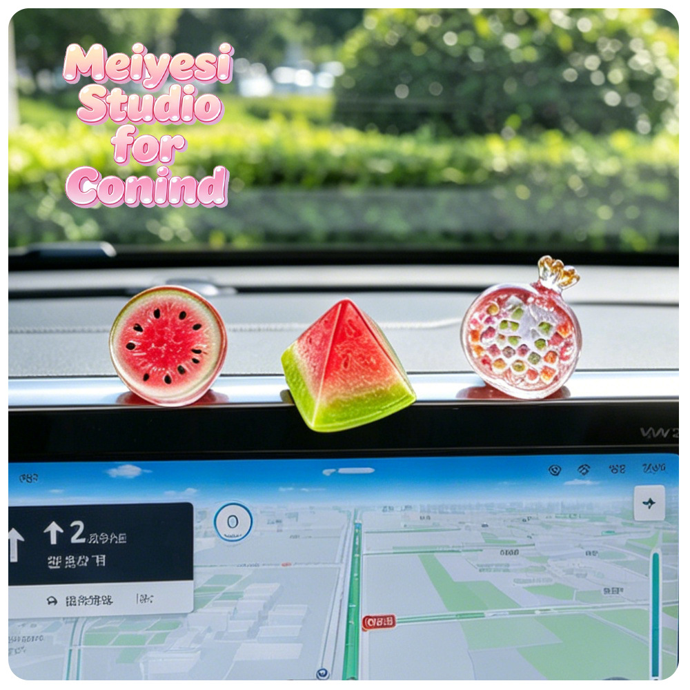 2026 nueva fruta de curación de hielo pequeña decoración de la consola central del automóvil estación de trabajo de pantalla de computadora decoración de descompresión de escritorio mujer