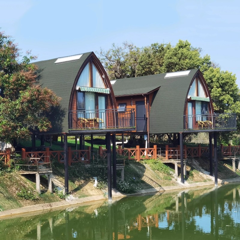 Red triángulo chalet al aire libre alojamiento residencial móvil resort villa camping chalet lugar escénico árbol casa patio