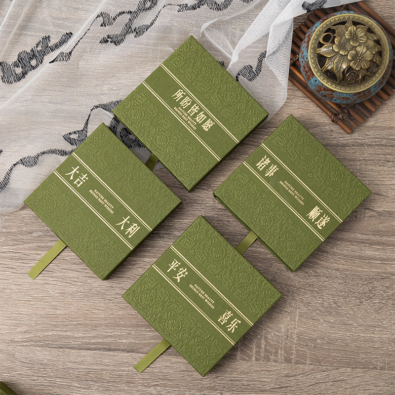 녹색 패턴 + 핫 스탬핑 9*9*2cm