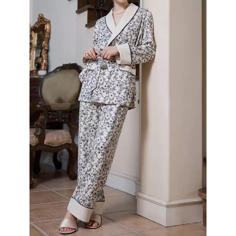 High-End V-Neck Light Luxury Niche Floral Contrast Trim Velvet Pajamas Women's New Chinese Style Autumn Waist-Cinching Loungewear Set