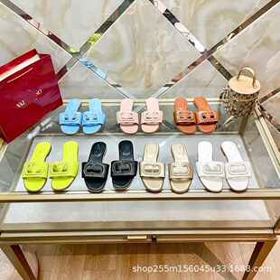 �羳���QV����Ь��ɫ��Ƥ�U��һ����Ůʿ�⴩��Ь�S�����l؛Դ