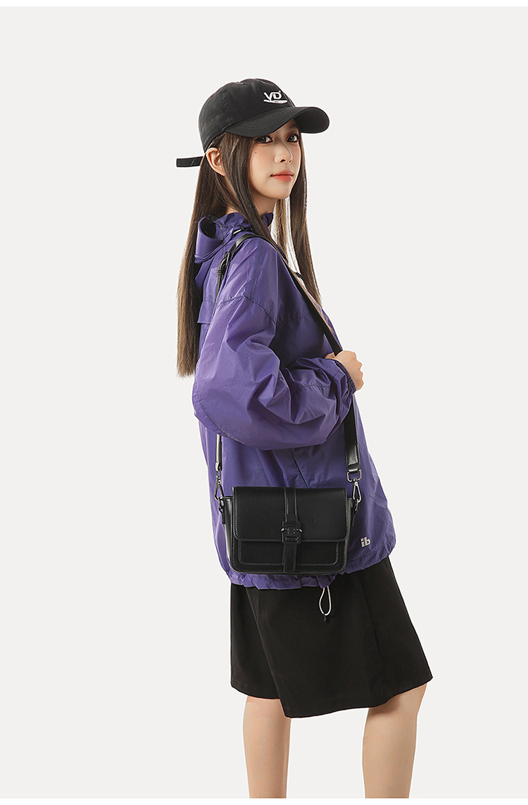 Borsa a tracolla da uomo in stile Sling Bag, design di nicchia, alta qualità estetica, piccola borsa quadrata, trendy e_voghion.com