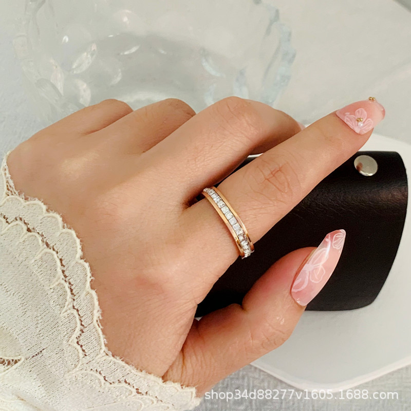 Fashion Round Titanium Steel Inlay Zircon Rings 1 Piece