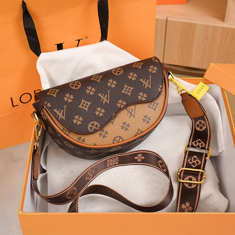 Textured Saddle Bag for Women 2025 Spring and Summer New Printed Women's Bag Fashion Crossbody Bag Versatile High-End Shoulder Bag Textured Saddle Bag for Women 2025 Spring and Summer New Printed Women's Bag Fashion Crossbody Bag Versatile High-End Shoulder Bag