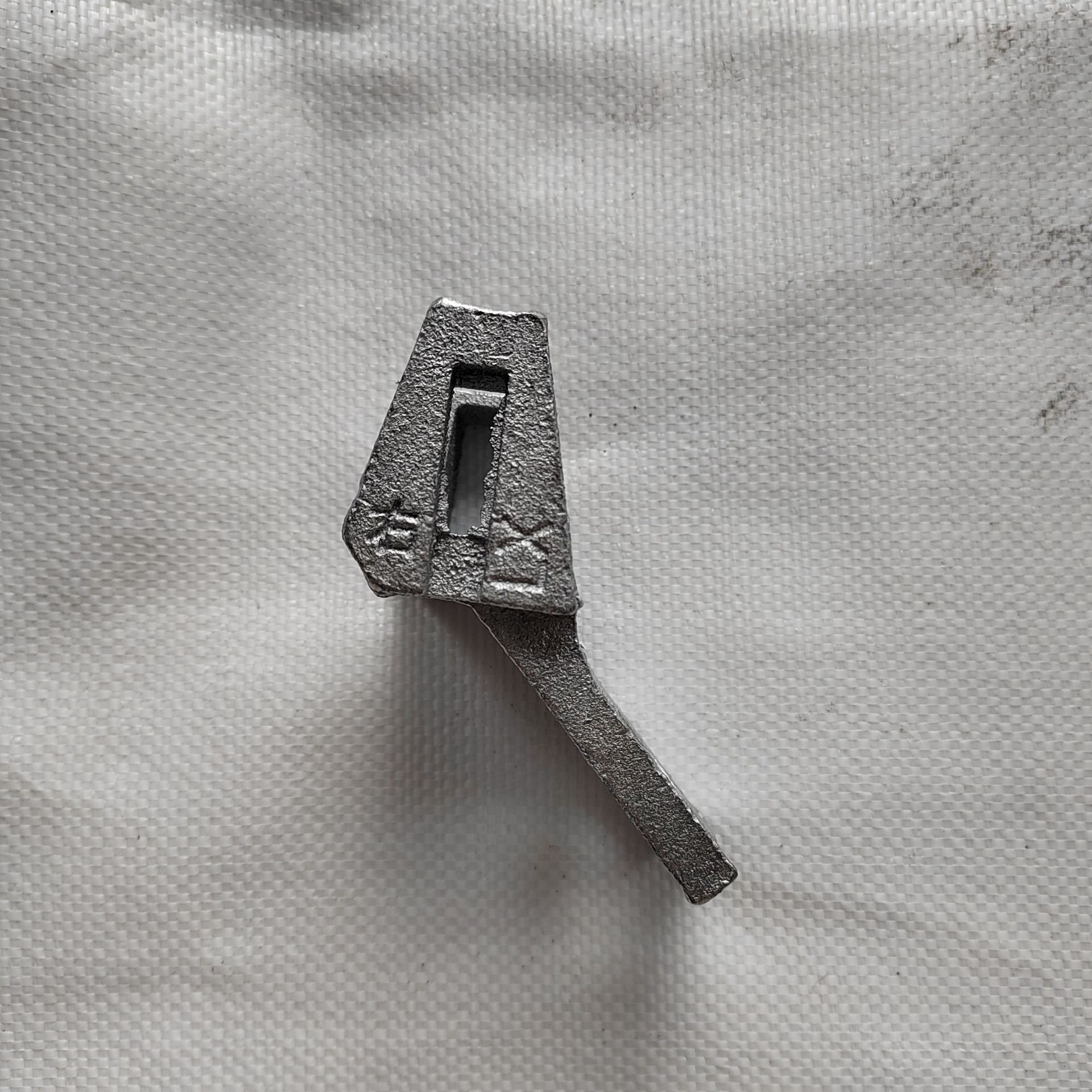 오른쪽 대각선 잠금 장치