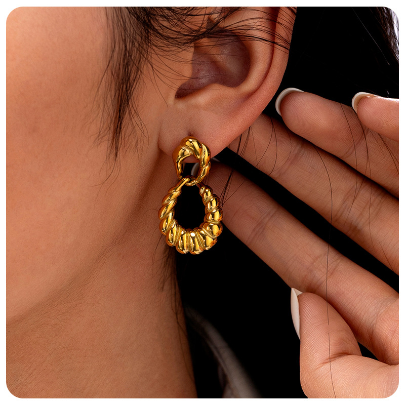 Taina Omeiins personalidad moda moda 18K oro acero inoxidable torcido pendientes pendientes pendientes para mujeres
