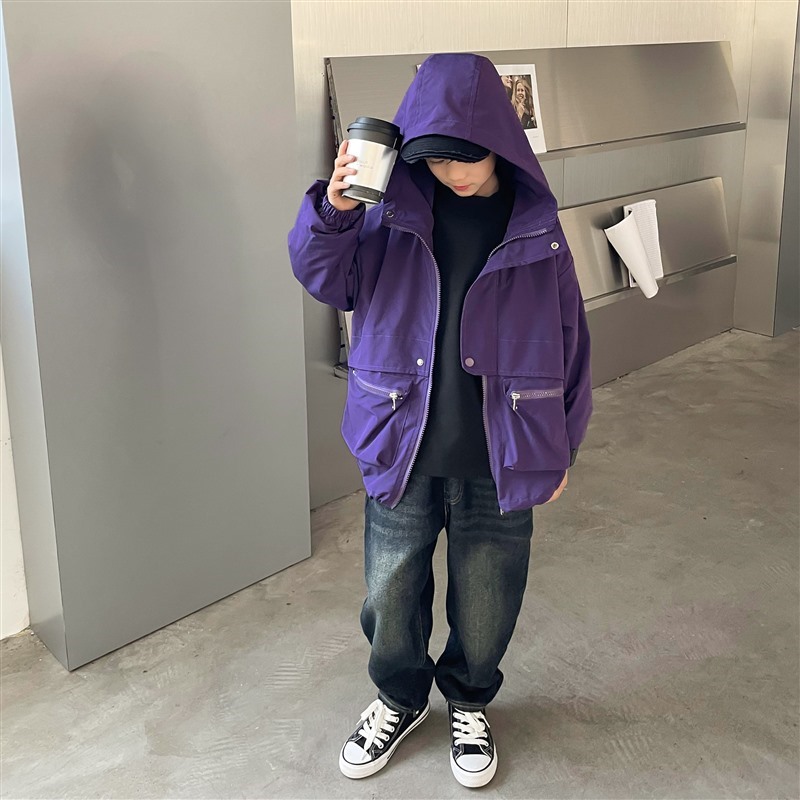 Boy Haima's trendy and cool hooded three proof jacket, charging jacket, 2023 autumn/winter new children's work clothes, top with added velvet