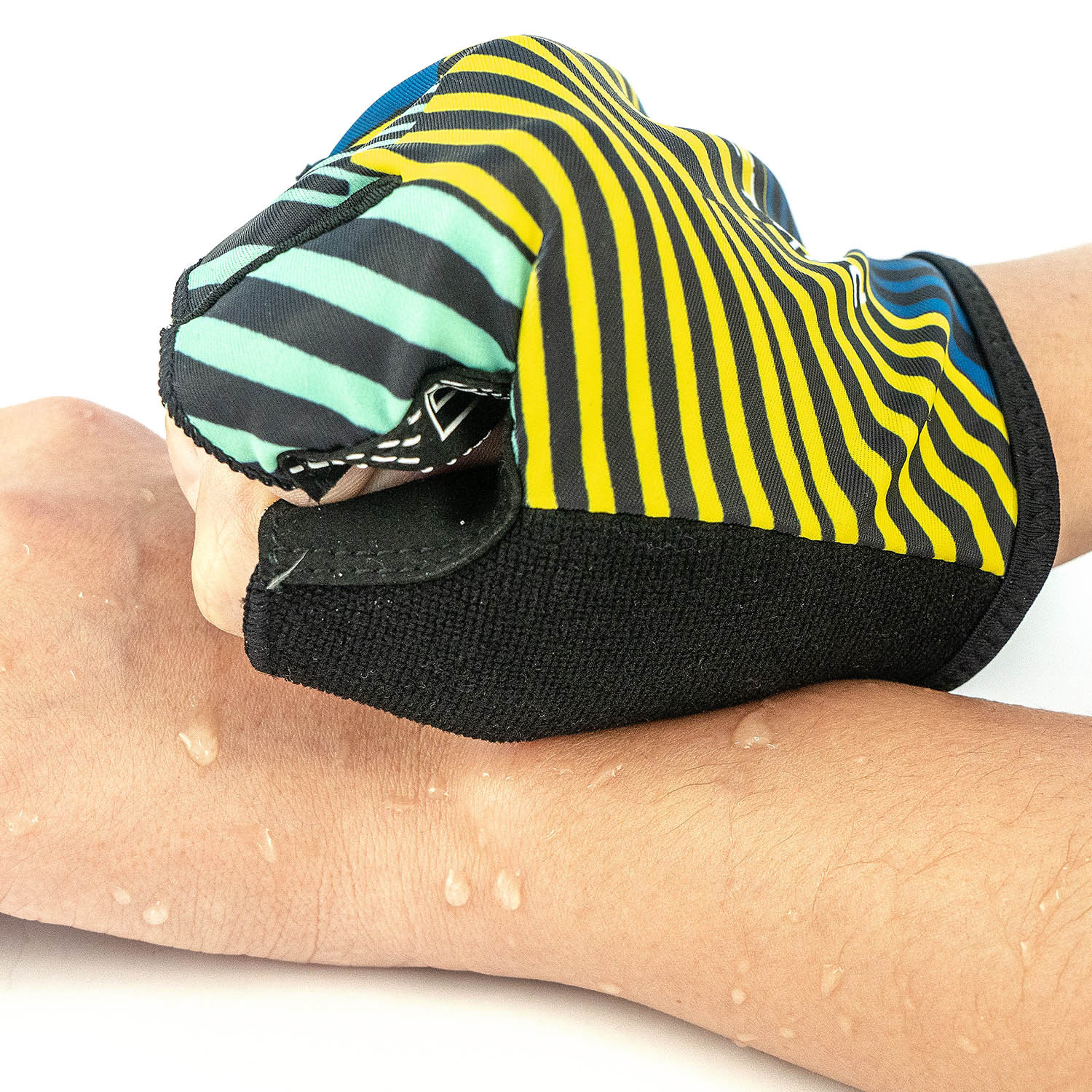 骑行半指手套户外运动跑步登山减震防滑透气健身撸铁露指厂家批发