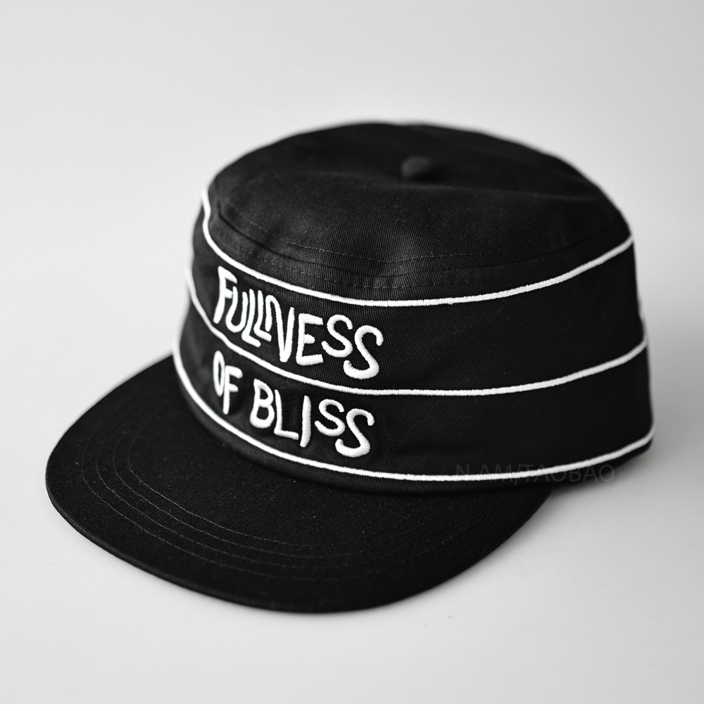 Diseño coreano de nicho con letras rayadas bordadas sombrero de bisel plano, moda para hombres y mujeres, sombrero de lengua de pato.