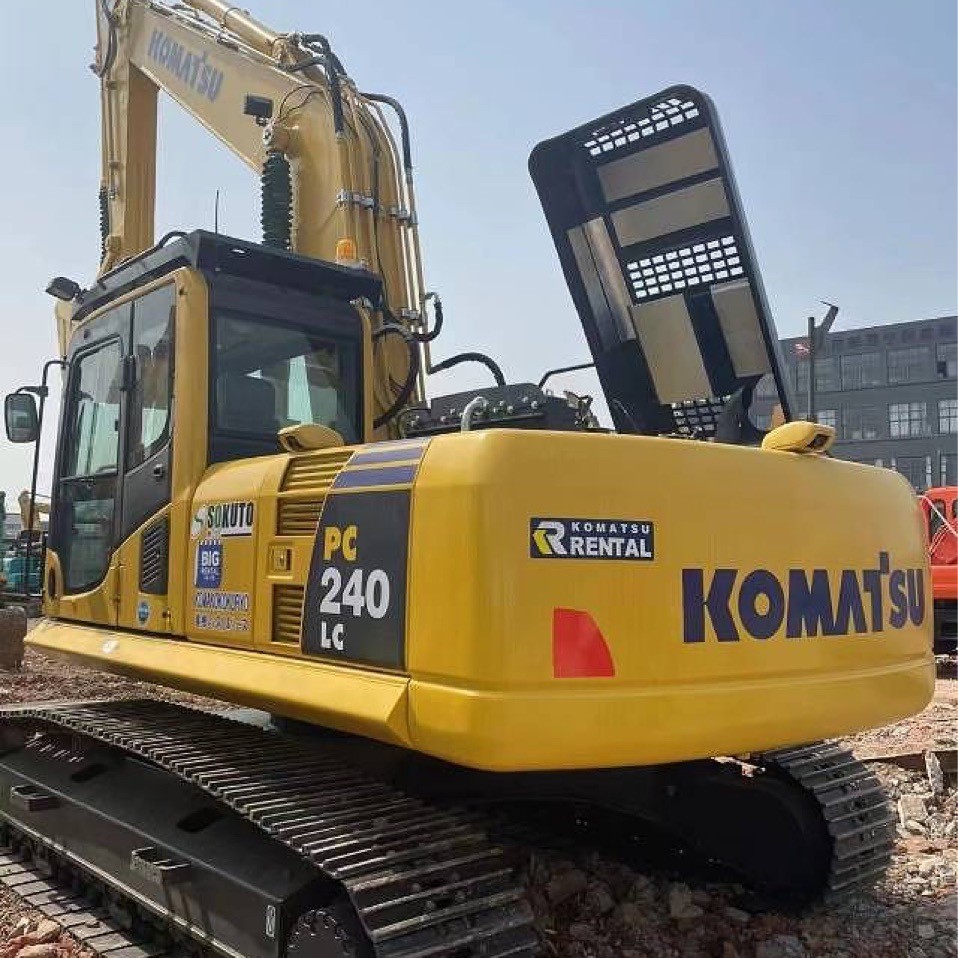Las marcas de excavadoras 240 de segunda mano son Komatsu, Volvo, Carter, Hitachi, Shenzhen, Hyundai 215 y 225.