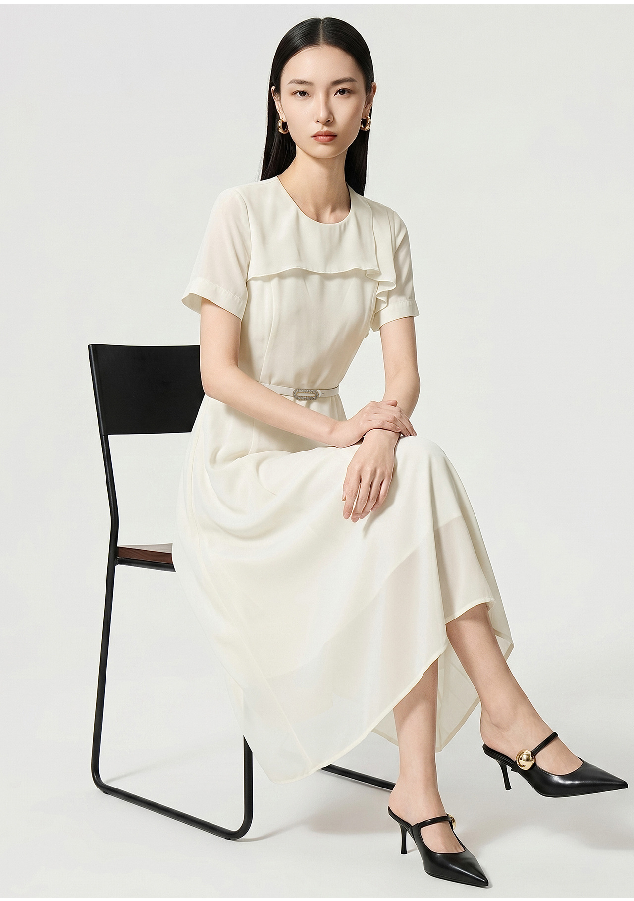Đầm maxi nữ thắt eo chất liệu chiffon, cổ phiêu bèo nhún, tay ngắn — màu đen chi tiết 5