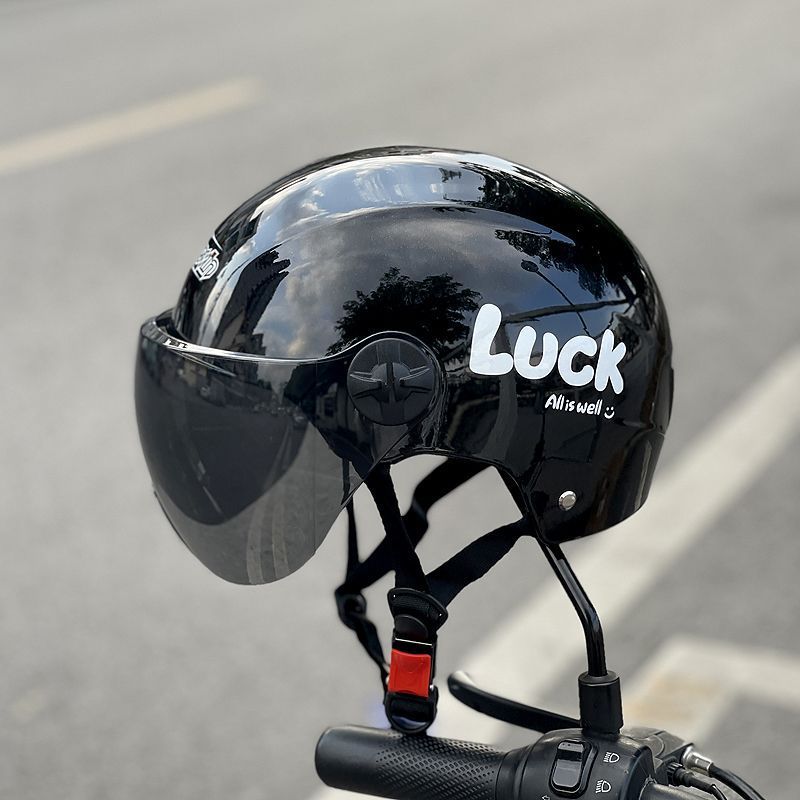 Summer 3C Certified Electric Vehicle Helmet for Men and Women, New National Standard Motorcycle Half Helmet, Breathable Four Seasons Safety Helmet for Couples