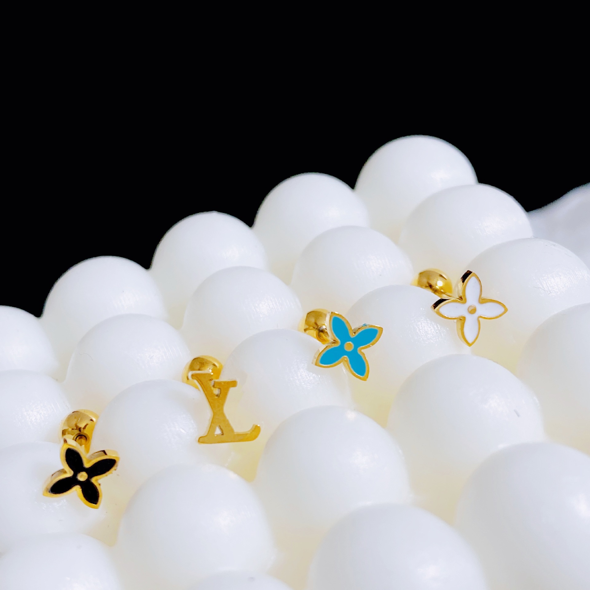 Simple Style Four Leaf Clover Titanium Steel Plating Ear Studs 4 Piece Set