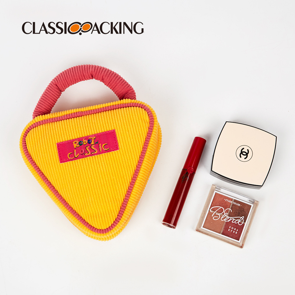 La tendencia del fabricante de la nueva bolsa de tarjetas colgante, la bolsa de almacenamiento de cosméticos de la serie de algodón triangulares creativos se puede imprimir con el logotipo