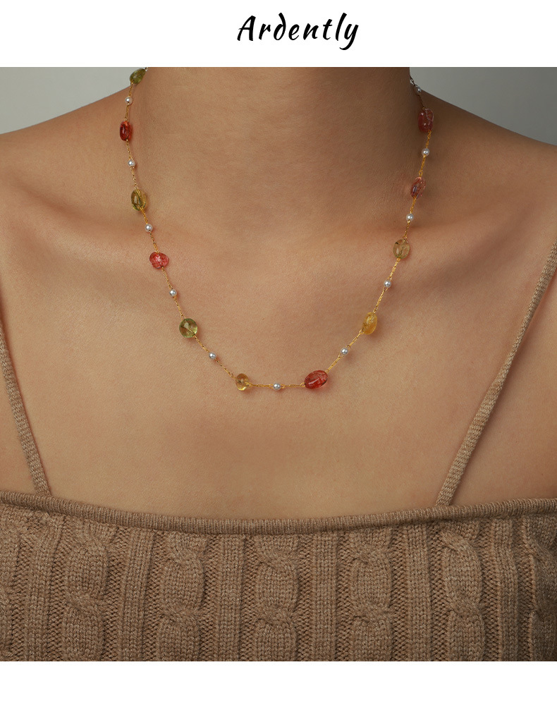 Neue Modepersönlichkeit Nische Titanstahl vergoldet Naturstein Anhänger handgefertigte Perlen Halskette_voghion.com