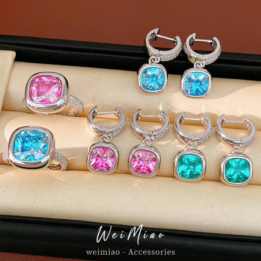 Anillo cuadrado geométrico de zircón pendientes ligero de lujo de alto nivel pendientes de estilo simple nicho de la personalidad conjunto de joyería al por mayor