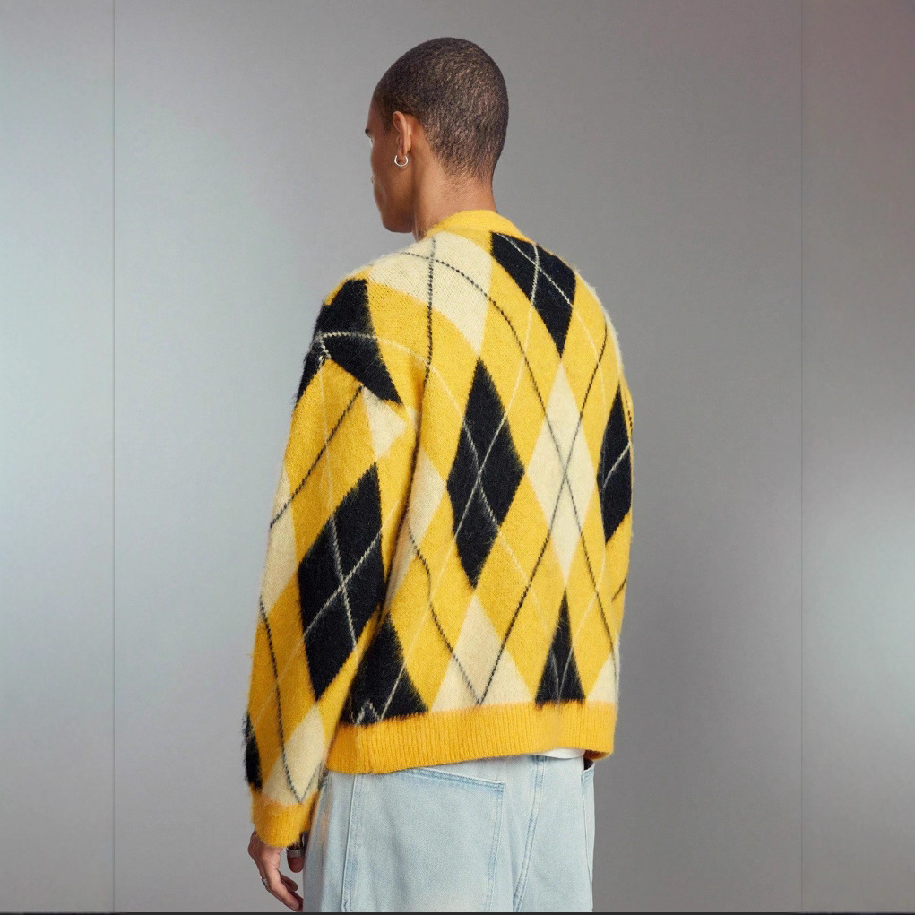 Inspirierter Argyle-Strickcardigan – V-Ausschnitt, Oversized-Passform, Unisex-Pullover aus Acrylmischung für lässige Outfits und Partnerlooks_voghion.com