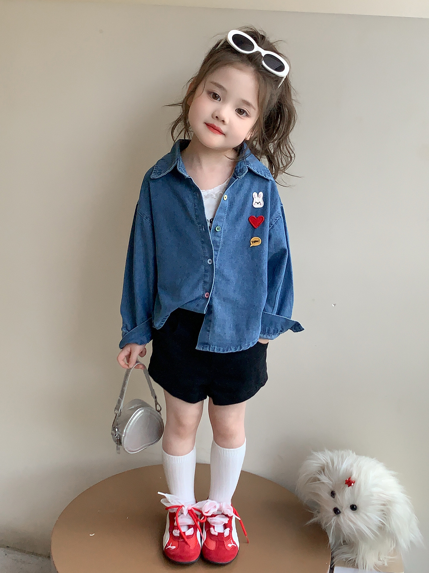 Camisas de vaqueros de niñas primavera y otoño 2025 nuevas camisas de manga larga de estilo extranjero para niñas camisas de otoño para niños