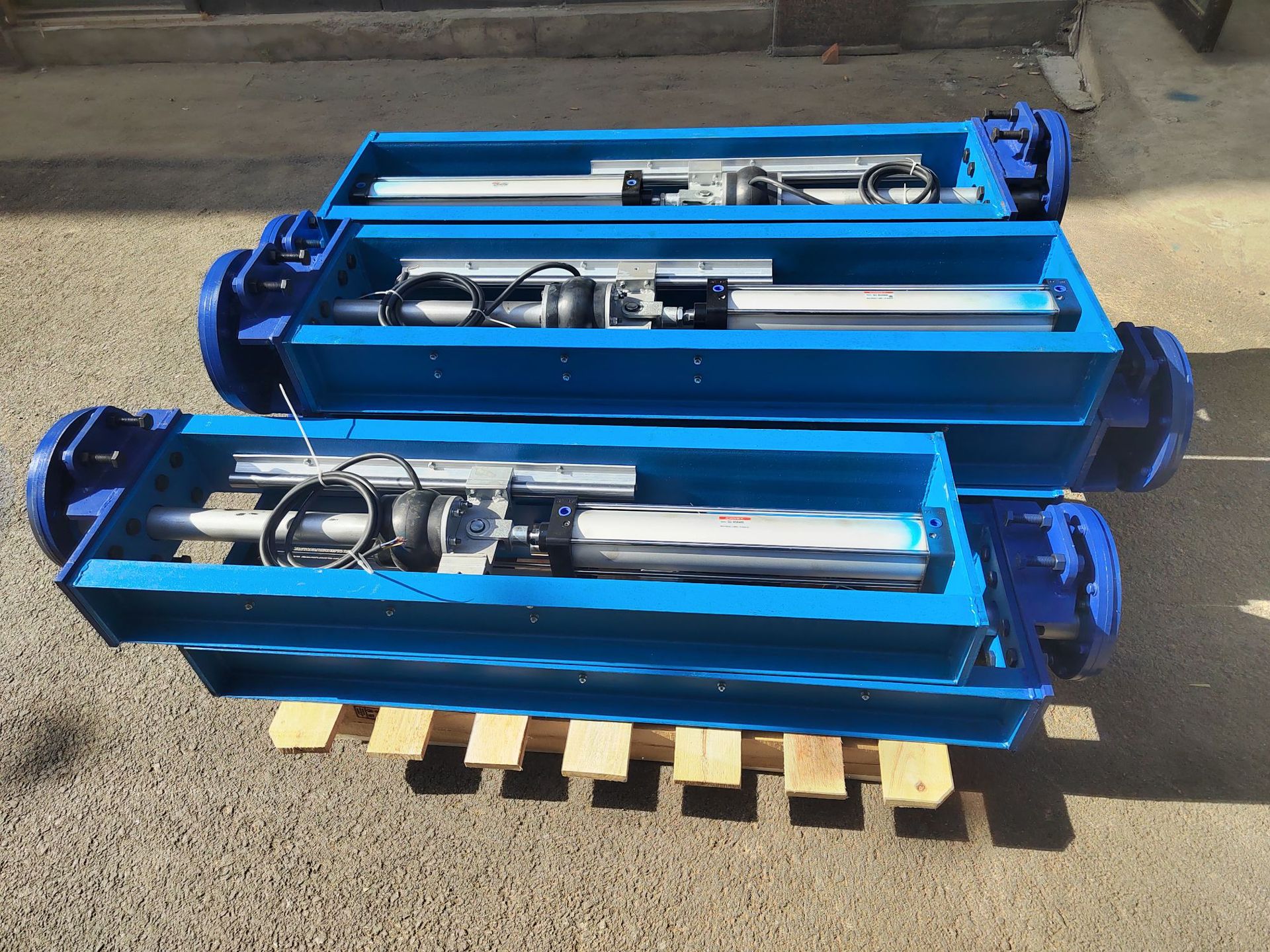 台车插入式智能振捣棒厂家/360度旋转躲避钢筋升降架/打印系统