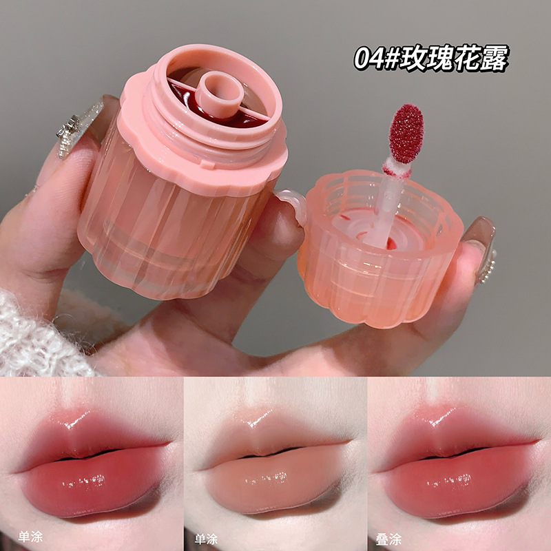 Gege Bear Dual Solid Lip Jael es un espejo hidratante y sedoso que cubre las huellas labial y no es fácil de tocar el esmalte labial.