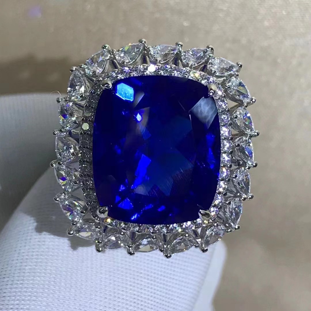S925 Chapado en plata de cinco capas de espesor con incrustaciones de platino sintético 8 quilates Rey anillo de zafiro transfronterizo transmisión en vivo exclusivo