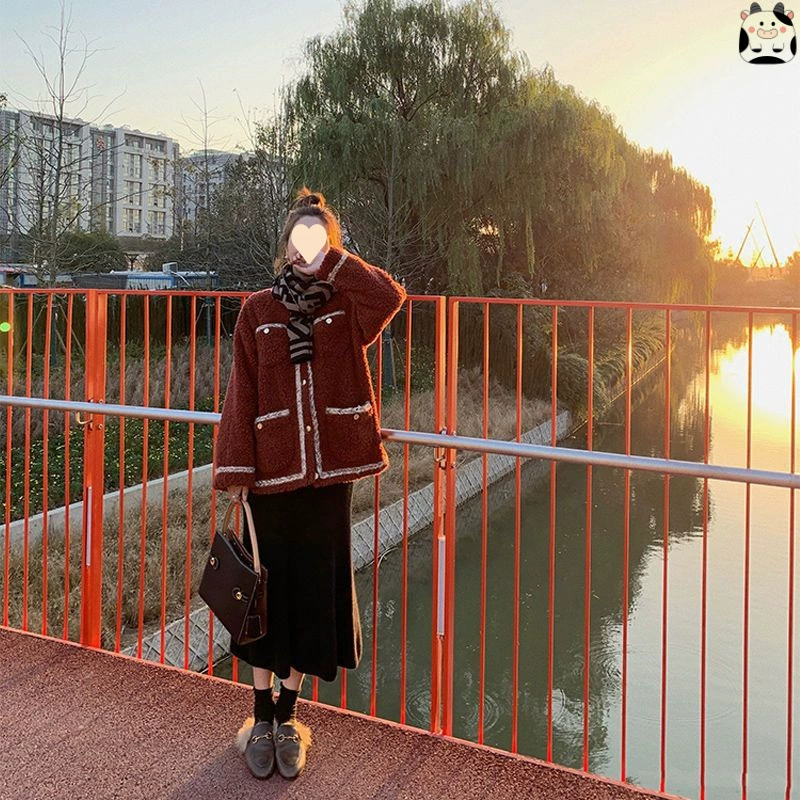 Зимняя тёплая бархатная красная куртка, больших размеров, приталенный крой