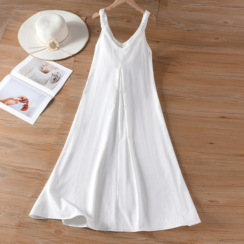 温柔风气质V领白色吊带连衣裙女夏季休闲宽松压褶海边度假风长裙