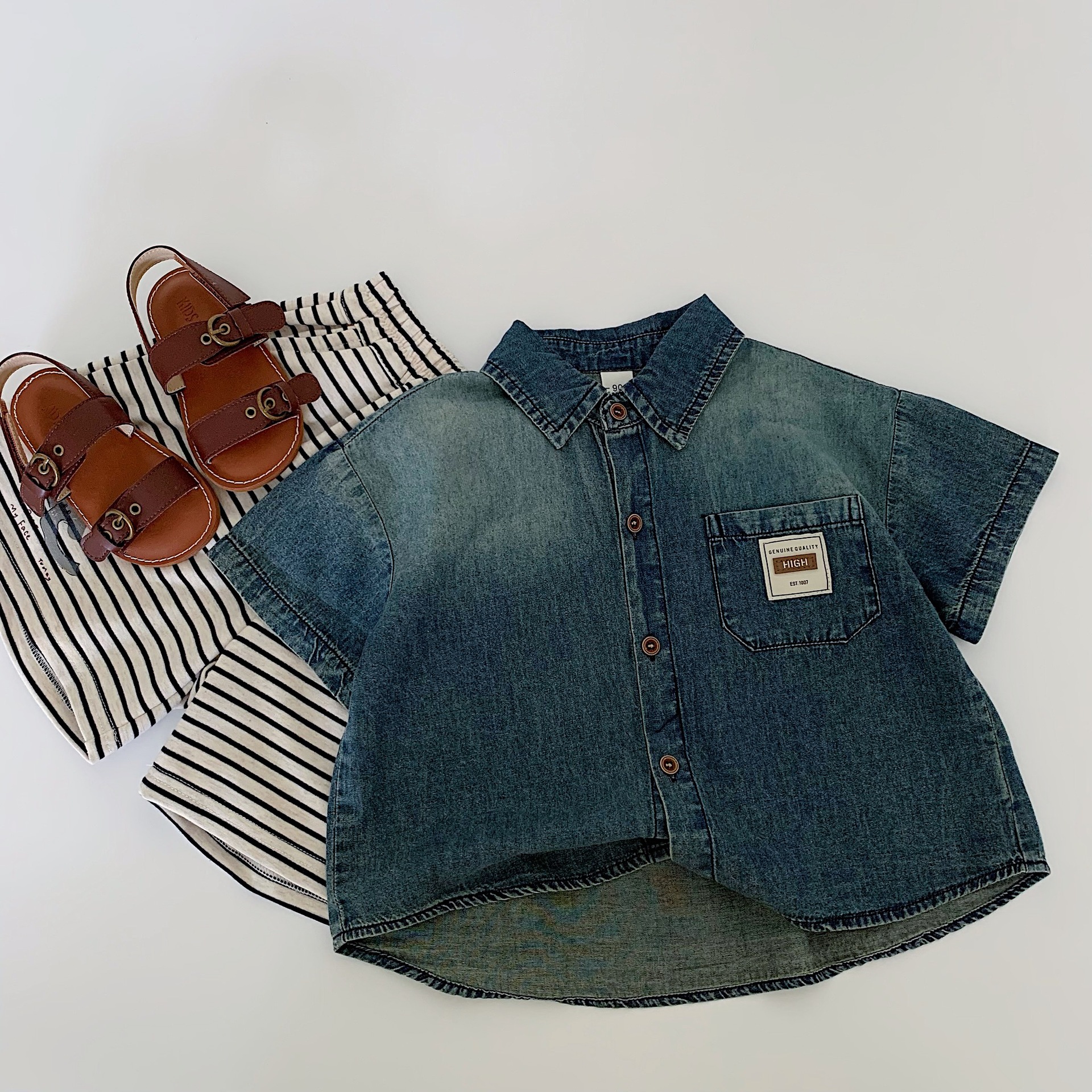 Camisa de mezclilla para niños Maibao 2025 verano nuevo estilo para niños coreanos camisa de manga corta para niños verano top a