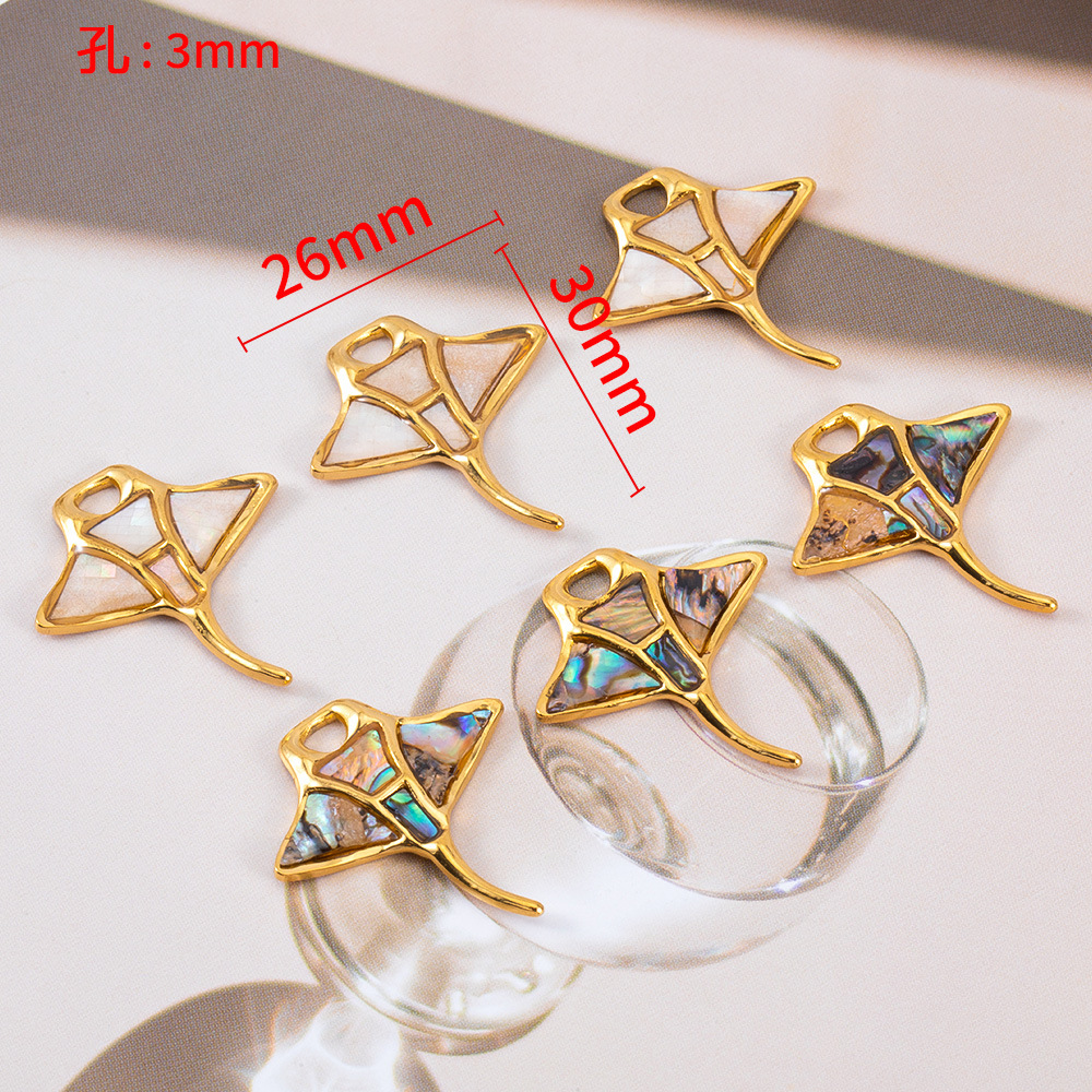 5g Weight 2 PCS/Package 304 Stainless Steel Fish Pendant