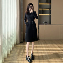 新款感超好看气质显瘦赫本风黑色连衣裙女秋冬季